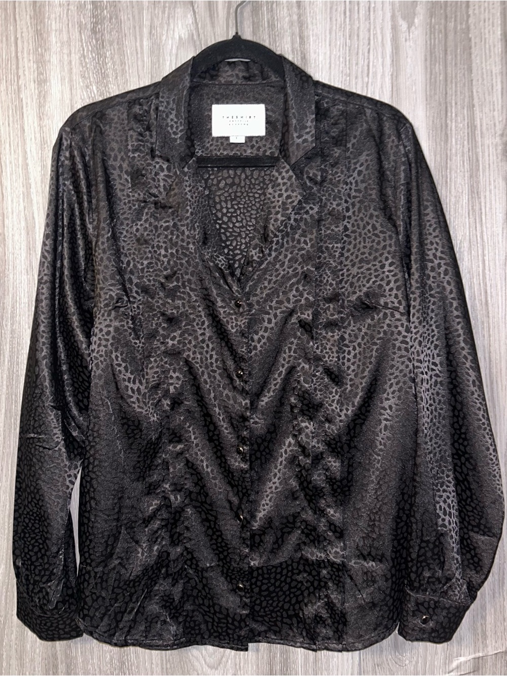 The Shirt Rochelle Behrens Black Animal-Texture Satin Blouse L